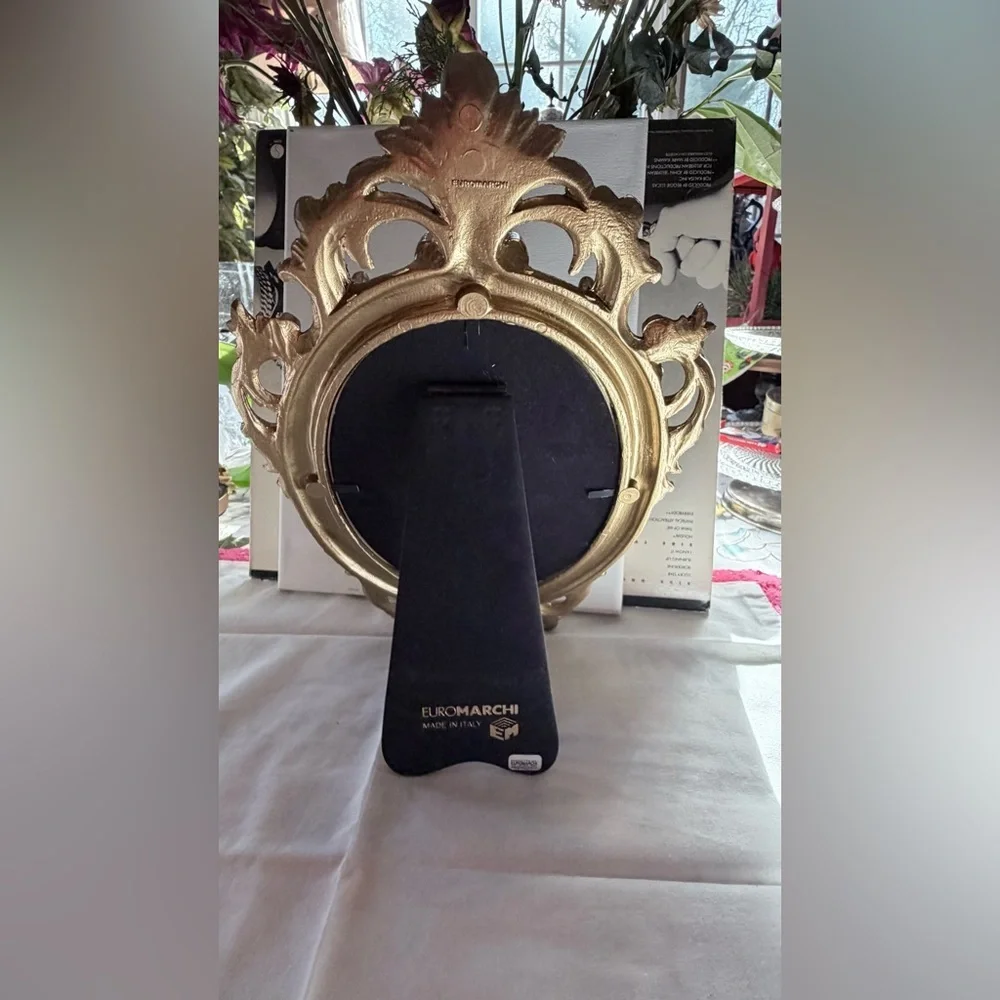 Elegant gold baroque style Ornate Oval Photo Frame